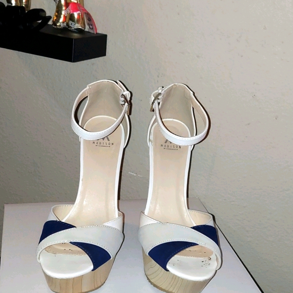 Madison Wedges🌞 - Picture 3 of 4